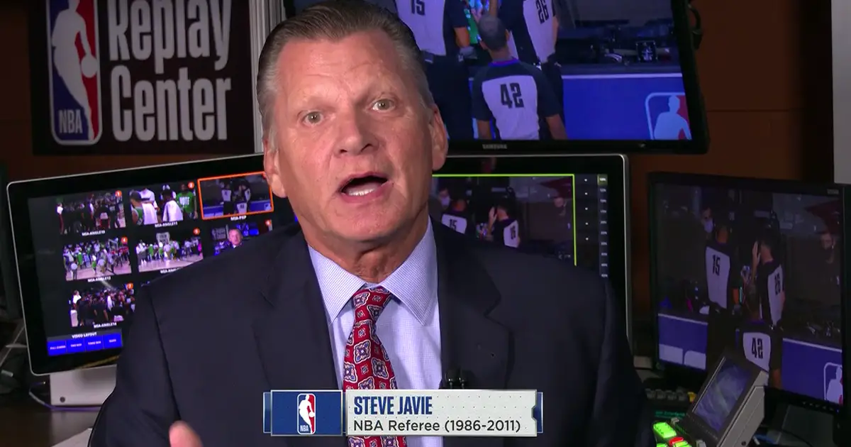 Steve Javie pops-in broadcast to remind viewers referees’ perfect streak of correct calls continues